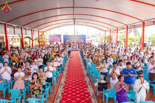 ภาพ No.170722:พิธีทอดกฐิน ณ วัดมงคลพุการาม ปทุมธานี ในโครงการกฐินสามัคคีทั่วไทย 30,000 วัด บูชาธรรม 80 ปี หลวงพ่อธัมมชโย โดยคณะศิษยานุศิษย์วัดพระธรรมกาย วันที่ 27 ตุลาคม พ.ศ. 2567