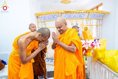 ภาพ No.175849:พิธีทอดผ้าป่าสมทบกฐิน ณ วัดศรีสุมนะ วิเวกรามายา เมืองมาตะเล ศรีลังกา โดยมูลนิธิธรรมกาย ในนามหลวงพ่อธัมมชโย วันที่ 8 พฤศจิกายน พ.ศ. 2567