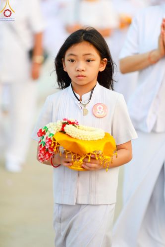 ภาพ No.133706:พิธีเวียนประทักษิณและพิธีวันทาเจดีย์ โครงการบรรพชาสามเณร ฟื้นฟูพระพุทธศาสนาทั่วไทย ณ วัดพระธรรมกาย วันเสาร์ที่ 6 เมษายน พ.ศ. 2567