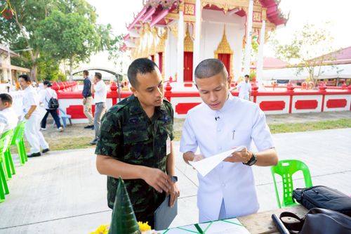 ภาพ No.234369:วันพฤหัสบดีที่ 24 กรกฎาคม พ.ศ. 2568 พิธีถวายสังฆทานแก่คณะสงฆ์ 323 วัด , พิธีมอบกองทุนหนุนแรงใจช่วยครูใต้ , พิธีทำบุญส่วนกุศลแด่ผู้วายชนม์ ในเหตุการณ์ความไม่สงบ 4 จังหวัด ชายแดนภาคใต้ (ปัตตานี , ยะลา , นราธิวาส , สงขลา) ปีที่ 21 ครั้งที่ 179 ณ วัดเวฬุวัน 