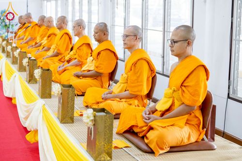 ภาพ No.276677:วันเสาร์ที่ 6 ธันวาคม พ.ศ. 2568 พิธีมุทิตาสักการะ เนื่องในโอกาสที่พระเดชพระคุณพระพรหมดิลก เจ้าอาวาสวัดสามพระยา วรวิหาร เมตตาเป็นประธานในพิธีตั้งฐานานุกรมใน พระราชวิเทศวชิรเวที (บัณฑิต วรปญฺโญ) ผู้ช่วยเจ้าอาวาสวัดพระธรรมกาย (ไวโรจน์ วิโรจโน) ผู้ช่วยเจ้าอา