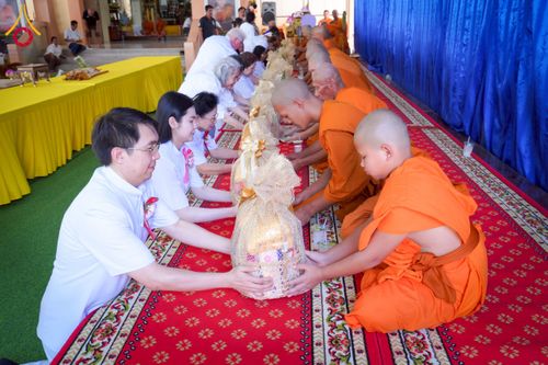 ภาพ No.275592:วันที่ 5 พฤศจิกายน พ.ศ. 2568 พิธีทอดกฐินสามัคคีทั่วไทย ณ วัดวังมะนาว อ.ปากท่อ จ.ราชบุรี โดยคณะศิษยานุศิษย์ บูชาธรรม 81 ปี หลวงพ่อธัมมชโย