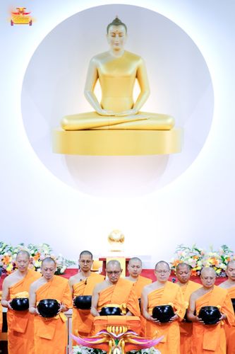 ภาพ No.169376:พิธีทอดกฐินสามัคคี เพื่อสนับสนุนการเผยแผ่พระพุทธศาสนาวิชชาธรรมกาย ณ วัดพระธรรมกายลอนดอน สหราชอาณาจักร วันอาทิตย์ที่ 20 ตุลาคม พ.ศ. 2567