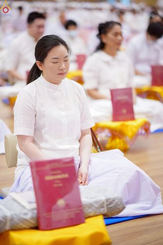 ภาพ No.228308:วันอาทิตย์ที่ 8 มิถุนายน พ.ศ. 2568 พิธีถวายทุนสนับสนุนพระไตรปิฎกฉบับธรรมชัย และอนุรักษ์คัมภีร์โบราณ ณ ห้องแก้วสารพัดนึก 2 วัดพระธรรมกาย