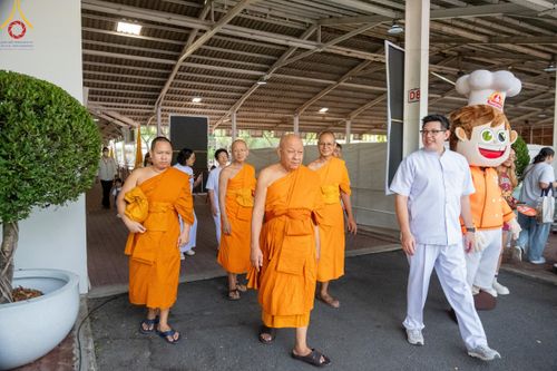 ภาพ No.111385:กิจกรรมงานวันเด็กแห่งชาติ รวมพลังเด็กเก่งและดี สร้างความดีสากล ปีที่ 6 ร่วมจัดโดย เทศบาลเมืองท่าโขลง พุทธสมาคมปทุมธานี องค์การบริหารส่วนตำบลคลองสาม ณ วัดพระธรรมกาย จ.ปทุมธานี วันที่ 13 มกราคม พ.ศ. 2567