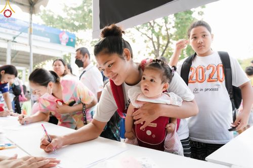 ภาพ No.111218:กิจกรรมงานวันเด็กแห่งชาติ รวมพลังเด็กเก่งและดี สร้างความดีสากล ปีที่ 6 ร่วมจัดโดย เทศบาลเมืองท่าโขลง พุทธสมาคมปทุมธานี องค์การบริหารส่วนตำบลคลองสาม ณ วัดพระธรรมกาย จ.ปทุมธานี วันที่ 13 มกราคม พ.ศ. 2567