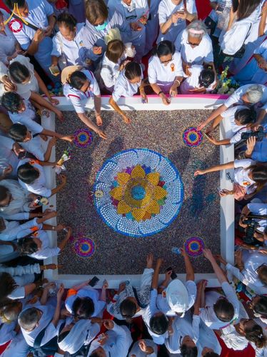 ภาพ No.162078:พิธีโปรยรัตนชาติ ลานอเนกประสงค์พญานาค 4 ตระกูล วันพฤหัสบดีที่ 17 ตุลาคม พ.ศ. 2567 ณ พุทธอุทยานนานาชาติ จังหวัดหนองคาย