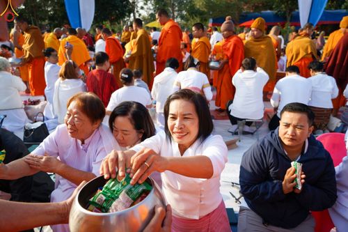 ภาพ No.123679:พิธีตักบาตรพระ ๑,๐๐๐ รูป ทำบุญครบรอบวัดห้วยตองสัก ๓๖ ปี วันเสาร์ที่ ๑๐ กุมภาพันธ์ พ.ศ. ๒๕๖๗ ณ วัดห้วยตองสัก อ.จอมทอง จ.เชียงใหม่