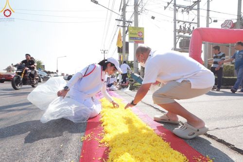 ภาพ No.208070:V.55 สารพัดV สารพัดดี ที่วัดพระธรรมกาย ในโครงการธรรมยาตรา กตัญญูบูชา มหาปูชนียาจารย์ พระมงคลเทพมุนี (สด จนฺทสโร) พระผู้ปราบมาร อนุสรณ์สถาน 7 แห่ง ปีที่ 13 ระหว่างวันที่ 2-31 มกราคม พ.ศ. 2568