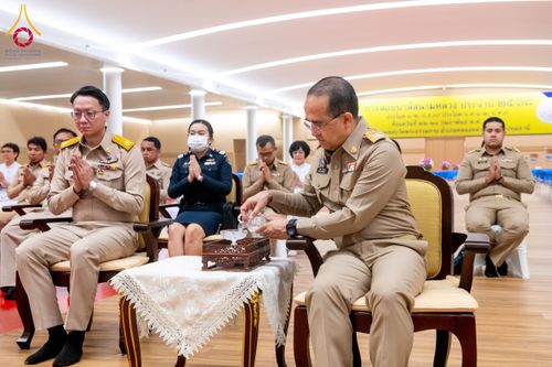 ภาพ No.208949:พระบาทสมเด็จพระเจ้าอยู่หัว ทรงมีพระราชศรัทธาทรงพระกรุณาโปรดเกล้าฯ ให้บำเพ็ญพระราชกุศลถวายภัตตาหารพระราชทาน การสอบบาลีสนามหลวง ณ วัดพระธรรมกาย ย อ.คลองหลวง จ.ปทุมธานี วันที่ 23-24 กุมภาพันธ์ พ.ศ. 2568