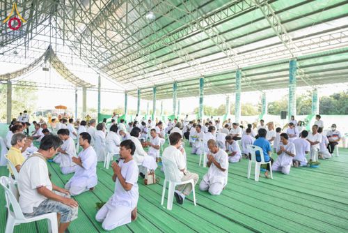 ภาพ No.180202:พิธีตัดปอยผมธรรมทายาท ณ ศูนย์ปฏิบัติธรรมวิหารแดง จ.สระบุรี โครงการบรรพชาอุปสมบท บูชาธรรมมหาปูชนียาจารย์ วันที่ 5 ธันวาคม พ.ศ. 2567