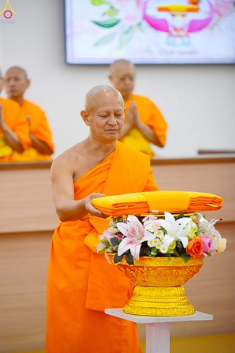 ภาพ No.230064:วันพฤหัสบดีที่ 26 มิถุนายน พ.ศ. 2568 พิธีทอดผ้าป่าฉลองอาคารชุดศูนย์ปฏิบัติธรรมน้ำใสใจสว่าง น้อมบูชาธรรมอายุวัฒนะมงคล 81 ปี หลวงพ่อธัมมชโย ณ ศูนย์ปฏิบัติธรรมน้ำใสใจสว่าง เขตบางกอกน้อย กรุงเทพมหานคร