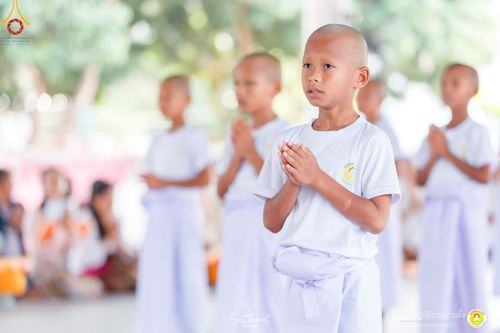 ภาพ No.215941:วันพฤหัสบดีที่ 3 เมษายน พ.ศ. 2568 พิธีบรรพชาสามเณร ภาคฤดูร้อน รุ่นที่ 15  บูชาธรรมหลวงพ่อธัมมชโย 81 ปี 81 รูป ณ ศูนย์ปฏิบัติธรรมสวนผึ้ง จ.ราชบุรี