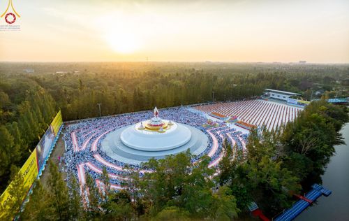 ภาพ No.192946:พิธีตักบาตรพระธรรมยาตรา ณ อนุสรณ์สถานคลองบางนางแท่น อ.สามพราน จ.นครปฐม ในโครงการธรรมยาตรา กตัญญูบูชา มหาปูชนียาจารย์ พระมงคลเทพมุนี(สด จนฺทสโร) พระผู้ปราบมาร อนุสรณ์สถาน 7 แห่ง ปีที่ 13 วันที่ 11 มกราคม พ.ศ.2568