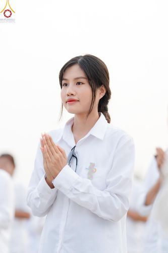 ภาพ No.200595:พิธีจุดประทีปถวายเป็นพุทธบูชา และบูชาธรรมมหาปูชนียาจารย์ ณ อนุสรณ์สถานบางปลา วัดบางปลา อำเภอบางเลน จังหวัดนครปฐม ในโครงการธรรมยาตรา กตัญญูบูชา มหาปูชนียาจารย์ พระมงคลเทพมุนี(สด จนฺทสโร) พระผู้ปราบมาร อนุสรณ์สถาน 7 แห่ง ปีที่ 13 วันที่ 23 มกราคม พ.ศ. 2568