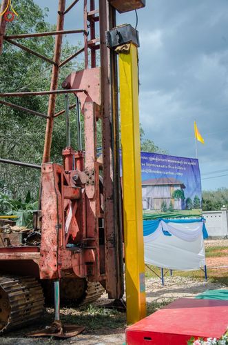 ภาพ No.83089:พิธีทอดผ้าป่าและพิธีตอกเสาเข็มมงคลสถาปนา  กุฏิพระผู้ปราบมาร  พระมงคลเทพมุนี (สด จนฺทสโร)  ณ ศูนย์ปฏิบัติธรรมพัทลุง อ.เขาชัยสน จ.พัทลุง ในวันเสาร์ ที่ 24 มิถุนายน พ.ศ.2566