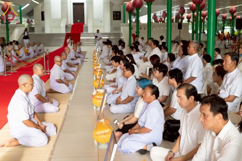 ภาพ No.244675:วันเสาร์ที่ 6 กันยายน พ.ศ. 2568 พิธีขอขมา-รับผ้าไตรของนาคธรรมทายาท โครงการอุปสมบทหมู่บูชาธรรมครบรอบ 108 ปี  วันครูผู้ค้นพบวิชชาธรรมกาย ณ โบสถ์พระไตรปิฎก วัดพระธรรมกาย