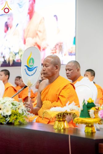 ภาพ No.218039:วันอาทิตย์ที่ 13 เมษายน พ.ศ. 2568 พิธีตักบาตรฉลองสามเณรใหม่ 75 รูป เนื่องในวันสงกรานต์ (โครงการบรรพชาสามเณรฟื้นฟูพระพุทธศาสนาทั่วไทย ประจำปีพุทธศักราช 2568) ณ ศูนย์ปฏิบัติธรรมระยอง(บ้านช่องลม) ตำบลบางบุตร อำเภอบ้านค่าย จังหวัดระยอง