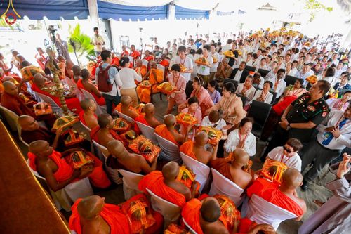 ภาพ No.142508:พิธีถวายมหาสังฆทานพระนานาชาติ 100 รูป ณ วัดนาคทีปะ ราชมหาวิหาร  เกาะนาคทีปะ คาบสมุทร จัฟฟ์น่า จังหวัดเหนือ ประเทศศรีลังกา  วันเสาร์ที่ 22 มิถุนายน พ.ศ. 2567