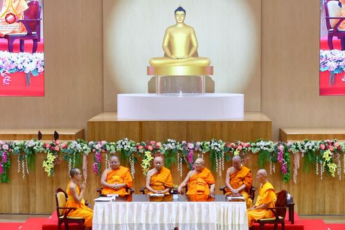 ภาพ No.219526:วันอังคารที่ 22 เมษายน พ.ศ. 2568 สัมมนาสงฆ์ เพื่อความมั่นคงและความเจริญรุ่งเรืองแห่งพระพุทธศาสนา  เนื่องในวันคุ้มครองโลก พิธีถวายมหาสังฆทานแด่คณะสงฆ์ 40,000 กว่าวัดทั่วประเทศ ณ วัดพระธรรมกาย จ.ปทุมธานี