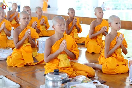 ภาพ No.213258:วันศุกร์ที่ 28 มีนาคม พ.ศ. 2568 (วันพระ แรม 15 ค่ำ เดือน 4) พิธีบุพเปตพลี ครั้งที่ 161 ร่วมอุทิศบุญแด่หมู่ญาติที่ล่วงลับไปแล้ว และสืบทอดอายุพระพุทธศาสนา ณ หอฉันคุณยายอาจารย์ฯ วัดพระธรรมกาย