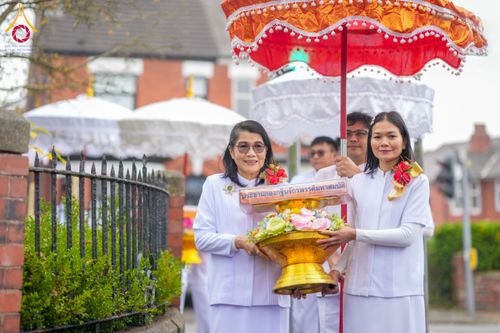 ภาพ No.175315:พิธีทอดกฐิน วัดพระธรรมกายแมนเชสเตอร์ เอดจลีย์ สต็อคพอร์ต ประเทศอังกฤษ ในโครงการกฐินสามัคคีทั่วไทย 30,000 วัด บูชาธรรม 80 ปี หลวงพ่อธัมมชโย โดยคณะศิษยานุศิษย์วัดพระธรรมกาย วันที่ 10 พฤศจิกายน พ.ศ. 2567