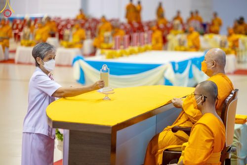 ภาพ No.88255:พิธีทอดผ้าป่าถวายทุนการศึกษาพระภิกษุสามเณรทั่วโลก, มอบโล่ผู้อุปถัมภ์มหาวิทยาลัยฯ ในวันครบรอบสถาปนา 20 ปี มหาวิทยาลัยธรรมกายแคลิฟอร์เนีย (DOU), พิธีถวายมหาสังฆทาน 108 รูป บูชาธรรมมหาปูชนียาจารย์ วันเสาร์ที่ 16 กันยายน พ.ศ. 2566 ณ ห้องแก้วสารพัดนึก1 วัดพระ