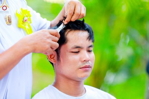 ภาพ No.216676:วันอาทิตย์ที่ 6 เมษายน พ.ศ. 2568 พิธีตัดปอยผม และปลงผมนาคธรรมทายาท โครงการบวชบูชาธรรม81ปี หลวงพ่อธัมมชโย โครงการ 1 และ 2 โครงการนานาชาติ AEC&WAB รุ่น CEO (ผู้บริหาร) รุ่นที่4 ณ หมู่บ้านบรรลุธรรม วัดพระธรรมกาย