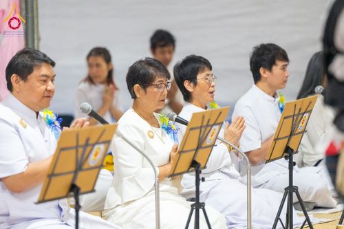 ภาพ No.199354:พิธีถวายภัตตาหารเป็นสังฆทาน แด่พระธรรมยาตรา ณ อนุสรณ์สถานบางปลา วัดบางปลา อำเภอบางเลน จังหวัดนครปฐม ในโครงการธรรมยาตรา กตัญญูบูชา มหาปูชนียาจารย์ พระมงคลเทพมุนี(สด จนฺทสโร) พระผู้ปราบมาร อนุสรณ์สถาน 7 แห่ง ปีที่ 13 วันที่ 22 มกราคม พ.ศ. 2568