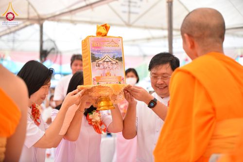 ภาพ No.131500:พิธีทอดผ้าป่ายกค้ำฟ้ามหามงคล อาคาร 80 ปี หลวงพ่อธัมมชโย ณ ศูนย์ปฏิบัติธรรมวิหารแดง ต.เจริญธรรม อ.วิหารแดง จ.สระบุรี วันที่ 17 มีนาคม พ.ศ. 2567