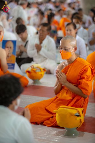 ภาพ No.62547:พิธีถวายบาตรเเละไทยธรรม ในโครงการอุปสมบทหมู่ บูชาธรรมหลวงพ่อธัมมชโย พ.ศ.2567 ณ ลานธรรม พระมหาธรรมกายเจดีย์ วันที่ 13 เมษายน พ.ศ.2567