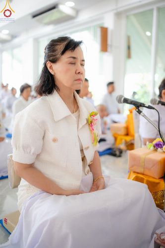 ภาพ No.169625:พิธีทอดกฐินเพื่อสร้าง หอฉันคุณยายอาจารย์ มหารัตนอุบาสิกาจันทร์ ขนนกยูง  ณ ศูนย์ปฏิบัติธรรมชลบุรี วันที่ 25 ตุลาคม พ.ศ. 2567