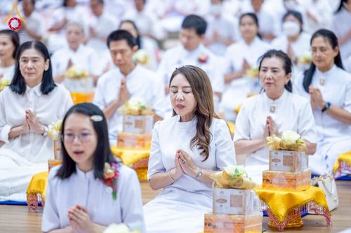 ภาพ No.239556:วันอาทิตย์ที่ 17 สิงหาคม พ.ศ. 2568 พิธีถวายคิลานเภสัช และอุปกรณ์ทางการแพทย์ แด่คณะสงฆ์ เนื่องในวันธรรมชัย ณ ห้องแก้วสารพัดนึก 2 สภาธรรมกายสากล วัดพระธรรมกาย