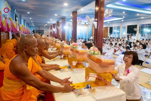 ภาพ No.295836:วันที่ 17 มกราคม พ.ศ. 2569 พิธีถวายภัตตาหารเป็นสังฆทาน แด่พระธรรมยาตรา ณ วัดโบสถ์บน ต.บางคูเวียง จ.นนทบุรี อนุสรณ์สถานลำดับที่ 4 สถานที่เกิดด้วยกายธรรม ในโครงการธรรมยาตรา กตัญญูบูชา มหาปูชนียาจารย์ พระมงคลเทพมุนี(สด จนฺทสโร) พระผู้ปราบมาร อนุสรณ์สถาน 7 แ