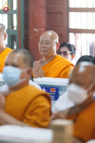 ภาพ No.202214:พิธีเจริญพระพุทธมนต์ ปฏิบัติธรรม มอบทุนการศึกษา ถวายสังฆทาน 108 วัด เพื่อถวายเป็นพุทธบูชา และขับเคลื่อนโครงการหมู่บ้านรักษาศีล 5 โดยคณะสงฆ์จังหวัดนครปฐม คณะศิษยานุศิษย์วัดพระธรรมกาย โครงการธรรมยาตรา ปีที่ 13 ณ วัดบางปลา อำเภอบางเลน จังหวัดนครปฐม