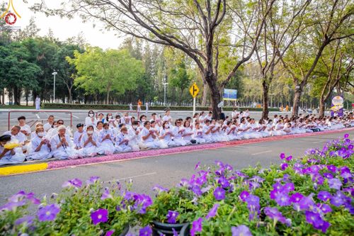 ภาพ No.120083:พิธีต้อนรับพระธรรมยาตรา ในโครงการธรรมยาตรา กตัญญูบูชา มหาปูชนียาจารย์ พระมงคลเทพมุนี(สด จนฺทสโร) พระผู้ปราบมาร อนุสรณ์สถาน 7 แห่ง ปีที่ 12 วันที่ 28 มกราคม พ.ศ. 2567 ณ วัดพระธรรมกาย จ.ปทุมธานี