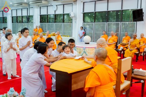 ภาพ No.221443:วันอาทิตย์ที่ 27 เมษายน พ.ศ. 2568 พิธีเจริญพระพุทธมนต์สมโภชดวงแก้วธรรมชัย เนื่องในโอกาสบูชาธรรม 81 ปีหลวงพ่อธัมมชโย อัญเชิญประดิษฐานเนื่องในโอกาสสถาปนาวัดพระธรรมกายไอซ์แลนด์ ณ อาคารปลูกศรัทธา 1 วัดพระธรรมกาย อำเภอคลองหลวง จังหวัดปทุมธานี