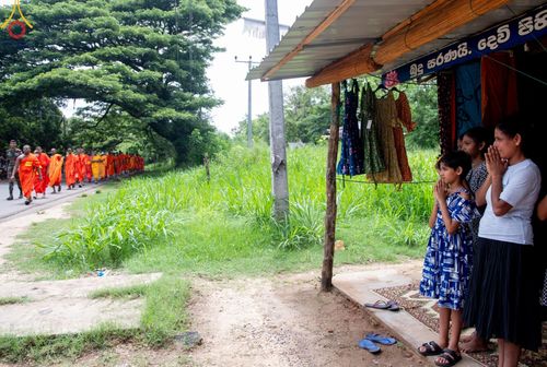 ภาพ No.139927:PhotoStory มหาศรัทธา ธรรมยาตราศรีลังกา EP.2 พิธีเปิดโครงการสยาม-ลังกา ธรรมยาตรา ฉลองเทศกาลวิสาขบูชาแห่งชาติ ศรีลังกา บูชาธรรม 80 ปีหลวงพ่อธัมมชโย เมื่อวันที่ 17 พฤษภาคม พ.ศ. 2567