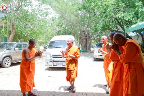 ภาพ No.216255:วันเสาร์ที่ 5 เมษายน พ.ศ. 2568 พิธีตัดปอยผม พิธีขอขมาผู้ปกครอง พิธีขอขมามอบผ้าไตร พิธีบรรพชา พิธีถวายบาตรสามเณร ณ ศูนย์ปฏิบัติธรรมและศูนย์อบรมเยาวชนเพชรบุรี ต.ท่าแลง อ.ท่ายาง จ.เพชรบุรี