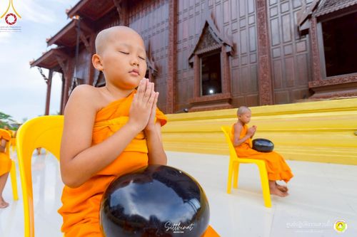 ภาพ No.222216:วันที่ 26-27 เมษายน พ.ศ. 2568 ศูนย์ปฏิบัติธรรมสวนผึ้ง ร่วมกับ ธุดงค์คสถานประจวบคีรีขันธ์ และวัดอ่าวน้อย  จัดกิจกรรมเดินธรรมยาตรา ตักบาตรข้าวสารอาหารแห้ง และจุดประทีปถวายเป็นพุทธบูชา ณ วัดอ่าวน้อย จ.ประจวบคีรีขันธ์