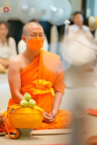 ภาพ No.62180:พิธีอุปสมบทในโครงการอุปสมบทหมู่ บูชาธรรมหลวงพ่อธัมมชโย พ.ศ.2567 ณ อุโบสถ วัดพระธรรมกาย จ.ปทุมธานี วันที่ 13-15 เมษายน พ.ศ. 2567