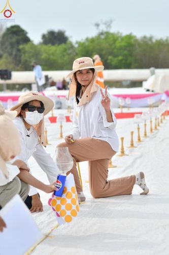 ภาพ No.128705:V.33 รวมพลังเพื่อบางกล่ำ การเตรียมงานของเจ้าหน้าที่หน่วยงานต่างๆ เพื่องานธรรมยาตราอัญเชิญพระบรมสารีริกธาตุ ประดิษฐาน ณ มหารัตนเจดีย์สิริปทุมสวรรค์ (เจดีย์อริยพุทธะ 5 พระองค์) ศูนย์ปฏิบัติธรรมภาคใต้ อ.บางกล่ำ จ.สงขลา ระหว่างวันที่ 9-10 มีนาคม พ.ศ. 2567