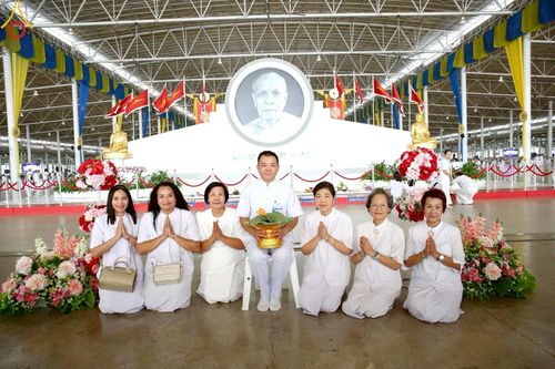 ภาพ No.223217:วันที่ 2 -10 พฤษภาคม พ.ศ. 2568 พิธีตัดปอยผม ปลงผม พิธีขอขมาลาอุปสมบทอุทิศชีวิต ของอุบาสก พิสิทธิ์ หมื่นแกล้ว  ณ วัดพระธรรมกาย