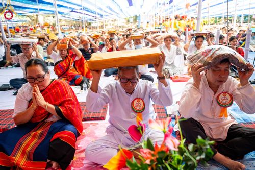 ภาพ No.98676:พิธีทอดกฐินสมทบวัดกัลยาณมิตรต่างประเทศ ณ วัดราชบัณนะวิหาร เมืองรังกามาติ ประเทศบังกลาเทศ วันศุกร์ที่ 24 พฤศจิกายน พ.ศ. 2566