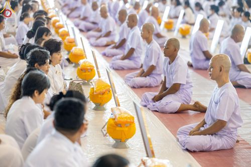 ภาพ No.180607:พิธีบรรพชาอุปสมบท โครงการอุปสมบทบูชาธรรมมหาปูชนียาจารย์ ประจำปีพุทธศักราช 2567 วันเสาร์ที่ 7 ธันวาคมพ.ศ. 2567 ณ วัดพระธรรมกาย จ.ปทุมธานี