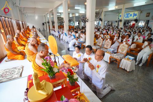 ภาพ No.204702:พิธีทอดผ้าป่าทำนุบำรุงศาสนสถาน ณ วัดเกิดการอุดม ตำบลคลองสาม อำเภอคลองหลวง จังหวัดปทุมธานี ในโครงการธรรมยาตรา กตัญญูบูชา มหาปูชนียาจารย์ พระมงคลเทพมุนี(สด จนฺทสโร) พระผู้ปราบมาร อนุสรณ์สถาน 7 แห่ง ปีที่ 13 วันที่ 30 มกราคม พ.ศ. 2568