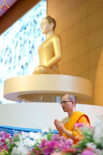 ภาพ No.222836:วันอาทิตย์ต้นเดือนที่ 4 พฤษภาคม พ.ศ. 2568 พิธีบูชาข้าวพระ ณ สภาธรรมกายสากล วัดพระธรรมกาย