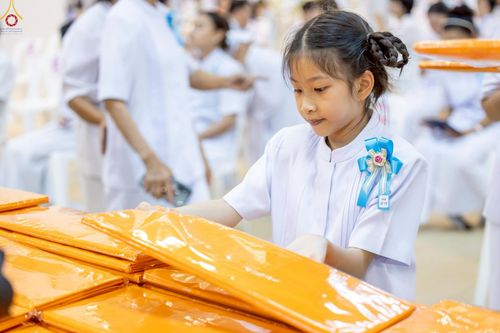 ภาพ No.277550:วันอาทิตย์ต้นเดือนที่ 7 ธันวาคม พ.ศ.2568 พิธีทอดผ้าป่าต้นสมบัติจักรพรรดิ ณ สภาธรรมกายสากล วัดพระธรรมกาย