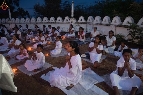 ภาพ No.141115:PhotoStory มหาศรัทธา ธรรมยาตราศรีลังกา EP.6 พิธีจุดวิสาขประทีป 6 วัด ถวายเป็น พุทธบูชา  โครงการสยาม-ลังกา ธรรมยาตรา  ฉลองเทศกาลวิสาขบูชาแห่งชาติ ศรีลังกา  บูชาธรรม 80 ปี หลวงพ่อธัมมชโย วันที่ 16 พฤษภาคม พ.ศ. 2567