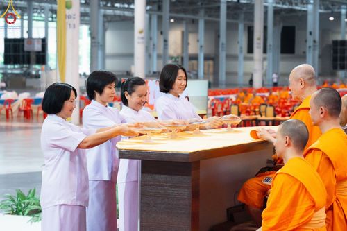 ภาพ No.153264:พิธีมุทิตาสักการะ พระภิกษุ-สามเณร ผู้สอบไล่ได้เปรียญธรรม ประโยค 1-2 ถึงประโยค ป.ธ.9 และบาลีศึกษา ประโยค1-2 ถึง บ.ศ.9 , พิธีมอบดวงแก้วสามเณรผู้ทรงบาลีไวยากรณ์ วัดพระธรรมกาย และ ศูนย์ส่งเสริมศีลธรรมในประเทศและต่างประเทศ วันอาทิตย์ที่ 8 กันยายน พ.ศ.2567